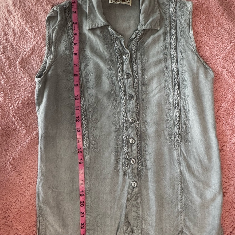 24 Karat Women’s Blouse Grey Vintage 90s Y2K Sleeveless Embellished Size S EUC - Picture 9 of 10